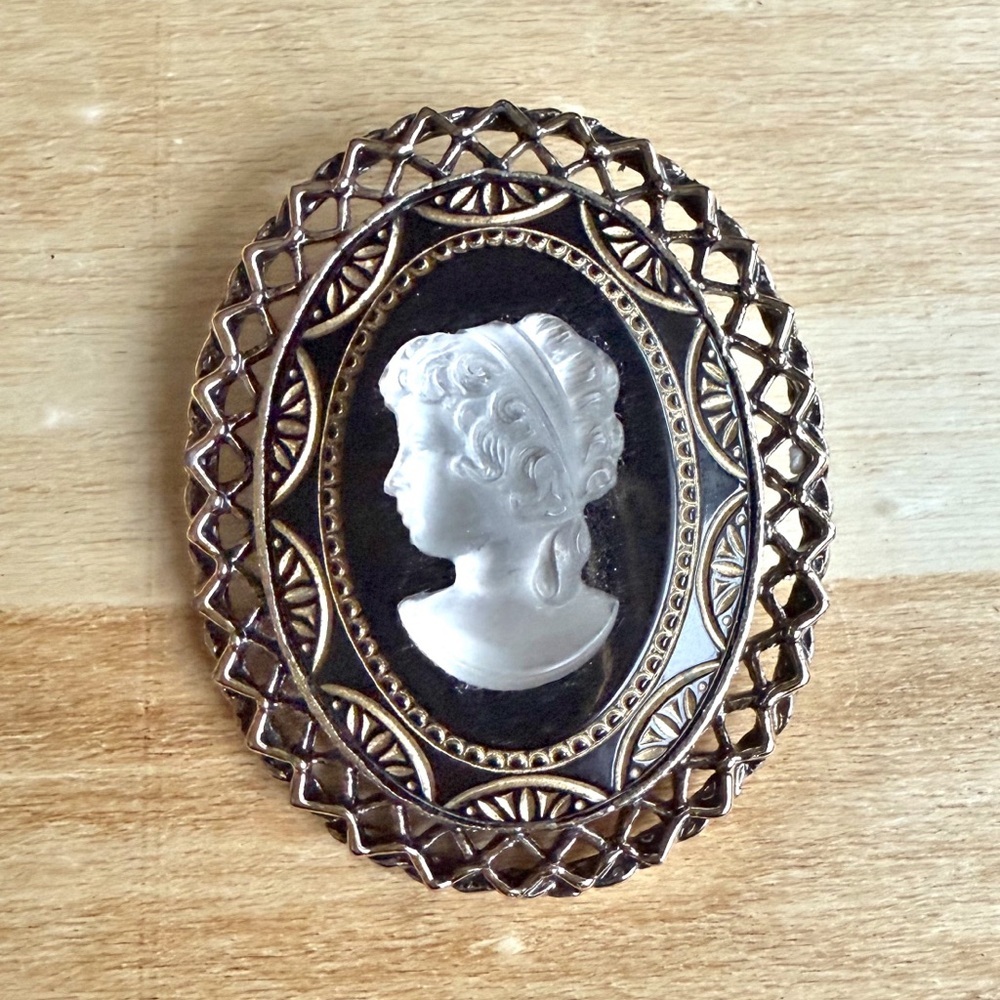 Vintage Cameo Brooch Mid-Century Noir Pendant Oval Gold Filigree Frame 2”